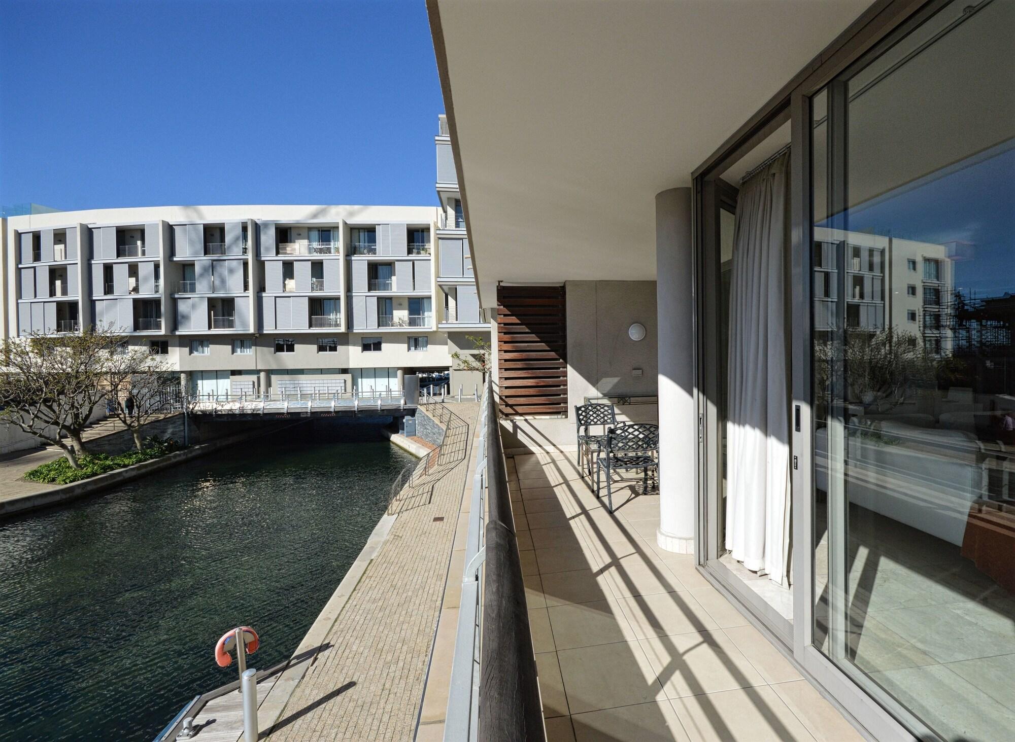 Apartment Canal Quays Cape Town