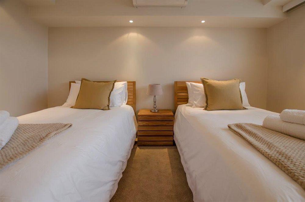 Canal Quays Apartment Cape Town